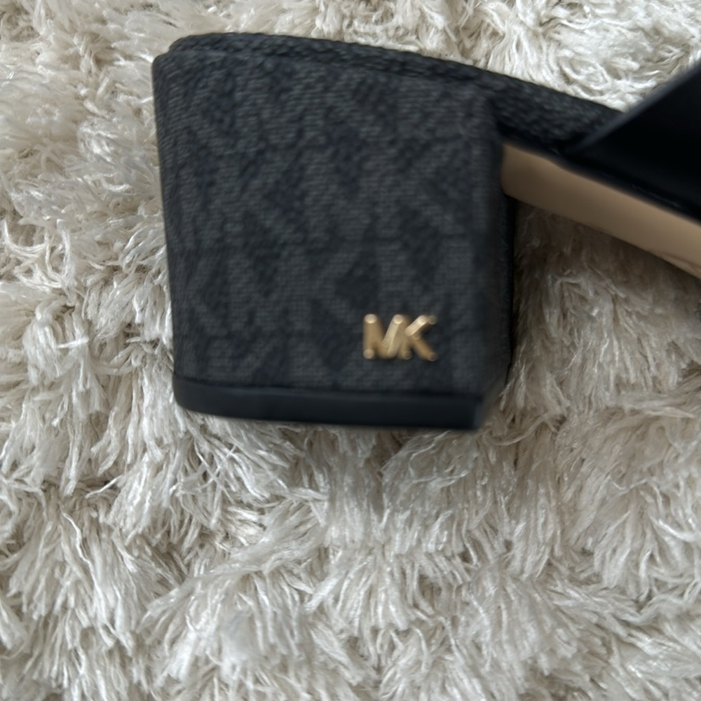 Michael Kors Black Women's Slide Sandals new ✨size 6 - Picture 3 of 8